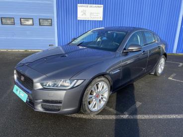 SPOTICAR Jaguar Xe 2.0d 180ch Prestige Auto Occasion - Berline Diesel Gris Foncé - St-georges-sur-loire - 1204033316_1