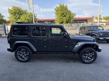 SPOTICAR Jeep Wrangler 2.0 T 380ch 4xe Sahara Command Trac Occasion - Suv-4x4 Hybride Rechargeable Granite Crystal Métallisée - Perpignan - 1203627932_4