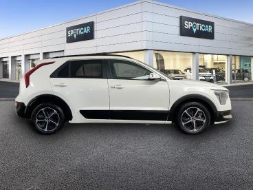 SPOTICAR Kia Niro 1.6 Gdi 183 Phev Premium Dct6 Occasion - Suv-4x4  Blanc - Puilboreau - 1203814896_4