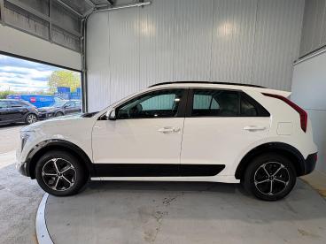 SPOTICAR Kia Niro 1.6 Gdi 138ch Hev Active Dct6 Occasion - Suv-4x4 Hybride Blanc - Sainte Genevieve Des Bois - 1204188059_2