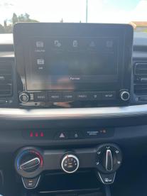 SPOTICAR Kia Stonic 1.0 T-gdi 100 Motion Occasion - Suv-4x4 Essence Blanc - Orange - 1203895797_5