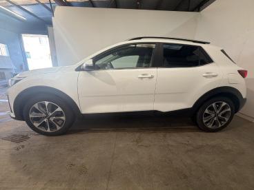 SPOTICAR Kia Stonic 1.0 T-gdi 120ch Mhev Active Dct7 Occasion - Suv-4x4 Hybride Blanc Céleste - Bollene - 1203967405_4