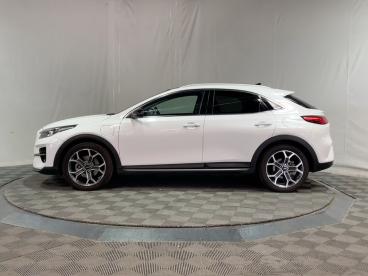 SPOTICAR Kia Xceed 1.6 Gdi Hybride Rechargeable 141ch Dct6 Premium Occasion - Berline Hybride Rechargeable Blanc - Merignac - 1204100599_2