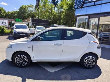 SPOTICAR Lancia Ypsilon 1.2 8v 69 Ch Stop&start Gold Occasion - Citadine Essence Blanc - Savigny Le Temple - 1204009810_5