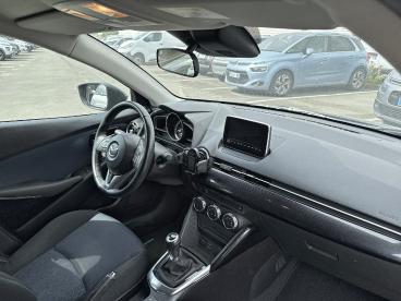 SPOTICAR Mazda 2 2 1.5l Skyactiv-g 90ch Dynamique Occasion - Citadine Essence Noir - Roncq - 1204138093_4