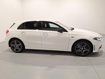 SPOTICAR Mercedes Classe A 250 E Eq Power 8g-dct Amg Line Occasion - Citadine Hybride Rechargeable Blanc - Chambray Les Tours - 1204002654_4
