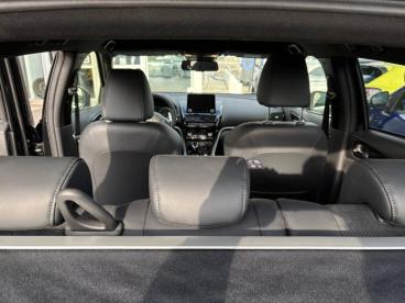 SPOTICAR Mitsubishi Eclipse Cross 2.4 Mivec Phev 188ch Black Collection 4wd 2023 Occasion - Suv-4x4 Hybride Rechargeable Sterling Silver Métallisé - Salon De Provence - 1203720706_2