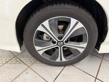 SPOTICAR Nissan Leaf 150ch 40kwh N-connecta 2018 Occasion - Berline Electrique Blanc Lunaire - Illzach - 1203908591_3