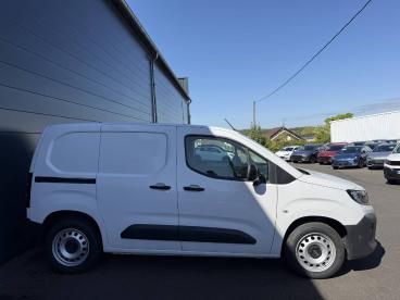 SPOTICAR Opel Combo Cargo M 650 Kg Bluehdi 100 S&s Bvm6 Occasion - Utilitaire Diesel Blanc Icy - Amilly - 1203936615_3
