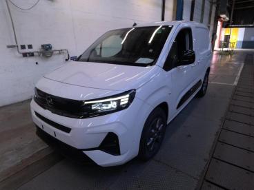 SPOTICAR Opel Combo Cargo M 800kg Electrique 136ch Batterie 54 Kwh Occasion - Utilitaire Electrique Blanc Icy - Montfavet - 1204016289_1
