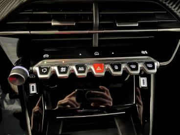 SPOTICAR Peugeot 2008 Hybrid 145 E-dcs6 Allure Occasion - Suv-4x4 Hybride Autre - Sainte Maure De Touraine - 1203847774_4