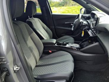SPOTICAR Peugeot 2008 Hybrid 136 E-dcs6 Allure Occasion - Suv-4x4 Essence Gris - Montigny Le Bretonneux - 1204062988_5