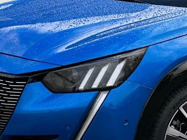 SPOTICAR Peugeot 208 Puretech 130 S&s Eat8 Gt Occasion - Citadine Essence Blanc - Valence - 1203755649_2