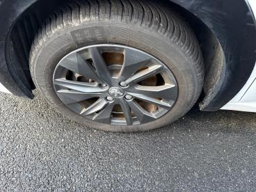 SPOTICAR Peugeot 208 Electrique 50 Kwh 136ch Style Occasion - Citadine Electrique Blanc - Reze - 1203798430_2