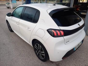 SPOTICAR Peugeot 208 1.2 Puretech 100ch S&s Allure Eat8 Occasion - Citadine Essence Blanc Banquise (o) - La Ciotat - 1203847031_3