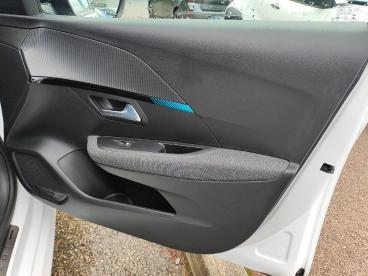 SPOTICAR Peugeot 208 Electrique 50 Kwh 136ch Style Occasion - Citadine Electrique Blanc - Aubagne - 1203937779_4