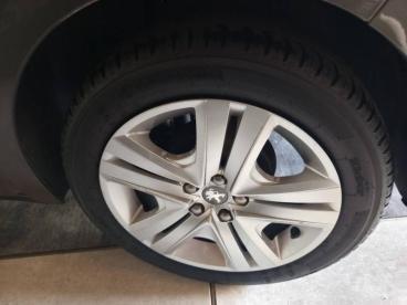 SPOTICAR Peugeot 208 1.2 Puretech 82ch Style 5p Occasion - Citadine Essence Anthracite - Vannes - 1204082408_5