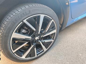SPOTICAR Peugeot 208 Puretech 130 S&s Eat8 Gt Line Occasion - Citadine Essence Bleu - Lomme - 1204157789_4