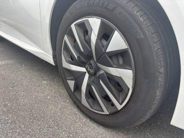 SPOTICAR Peugeot 208 Puretech 75 S&s Bvm5 Active Occasion - Citadine Essence Blanc - Reze - 1204189410_3