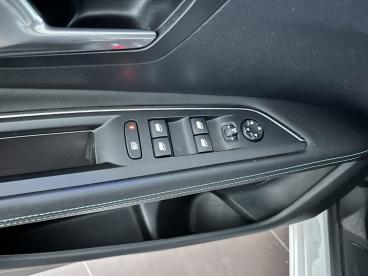 SPOTICAR Peugeot 3008 1.6 Hybrid 225 E-eat8 Allure Pack Occasion - Suv-4x4 Hybride Rechargeable Autre - Beaufort En Anjou - 1204024556_5