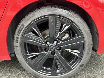 SPOTICAR Peugeot 308 Bluehdi 130 Eat8 Gt Pack Occasion - Berline Diesel Rouge - Loudeac - 1203749135_4