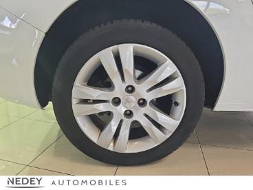 SPOTICAR Peugeot 5008 1.6 Hdi 115ch Fap Allure Occasion - Suv-4x4 Diesel Blanc Banquise - Belfort - 1203732258_4