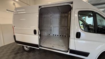 SPOTICAR Peugeot Boxer .2 140 Ch S&s 3.3t L2h2 Occasion -  Diesel Blanc - Aigues Mortes - 1204212086_5