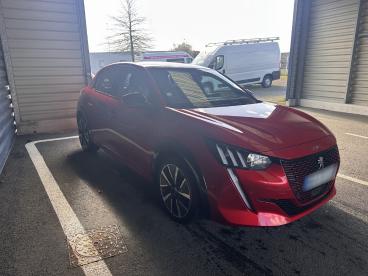 SPOTICAR Peugeot 208 E-208 Electrique Gt Occasion - Citadine Electrique Rouge - Machecoul - 1203955579_3