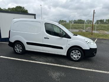 SPOTICAR Peugeot Partner  Occasion - Utilitaire Diesel Blanc - Chemille - 1204010691_5
