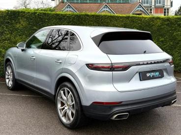 SPOTICAR Porsche Cayenne 3.0 V6 462ch E-hybrid Occasion - Suv-4x4 Hybride Rechargeable Gris Dolomite Métallisée - Saint-cloud - 1203822513_2