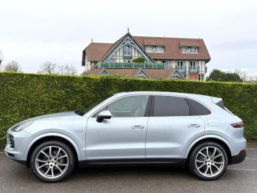SPOTICAR Porsche Cayenne 3.0 V6 462ch E-hybrid Occasion - Suv-4x4 Hybride Rechargeable Gris Dolomite Métallisée - Saint-cloud - 1203822513_5