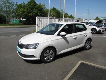 SPOTICAR Skoda Fabia 1.4 Tdi 90 Cr Ambition Gtec Occasion - Citadine Diesel Blanc - Bain De Bretagne - 1204033278_2