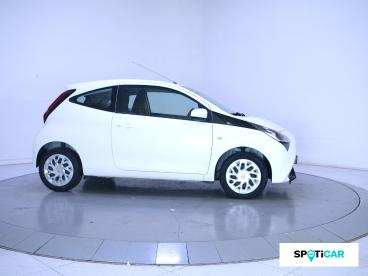 SPOTICAR Toyota Aygo 1.0 Vvt-i X-play Occasion - Citadine Essence Blanc - La Roche Sur Yon - 1203983746_4