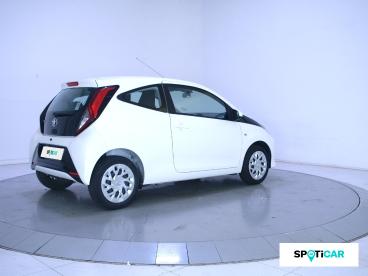 SPOTICAR Toyota Aygo 1.0 Vvt-i X-play Occasion - Citadine Essence Blanc - La Roche Sur Yon - 1203983746_5