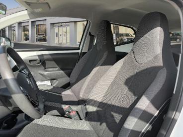 SPOTICAR Toyota Aygo 1.0 Vvt-i 72ch X-play 5p My20 Occasion - Citadine Essence Blanc Banquise - Libourne - 1203989843_5