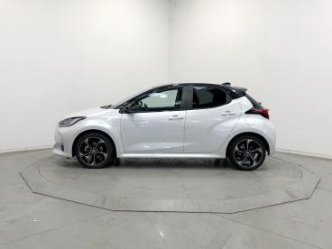 SPOTICAR Toyota Yaris Hybride 130h Premiere Occasion - Citadine Hybride Blanc - Lyon - 1203699440_2