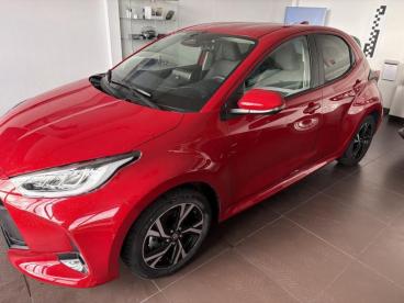 SPOTICAR Toyota Yaris 116h Design 5p My22 Occasion - Citadine Hybride Rouge Intense (n) - Saint Flour - 1203784823_2