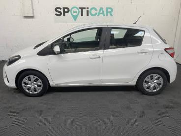 SPOTICAR Toyota Yaris 110 Vvt-i Chic Occasion - Citadine Essence Blanc - Royan - 1203836099_2