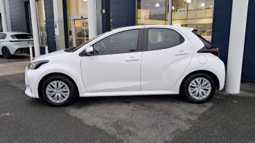 SPOTICAR Toyota Yaris 116h Dynamic Occasion - Citadine Hybride Blanc - Beaucouze - 1203975456_4