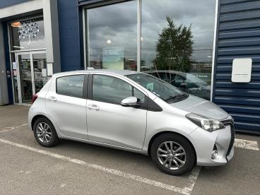 SPOTICAR Toyota Yaris 69 Vvt-i Dynamic Occasion - Citadine Essence Gris Clair - Saint Aubin Du Cormier - 1203982734_2