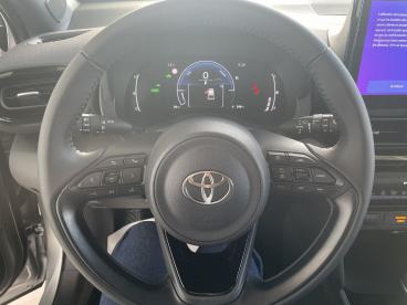SPOTICAR Toyota Yaris Cross Hybride 1.5 Hybrid 130h Design Auto Occasion - Suv-4x4 Hybride Gris Clair - Lunel - 1204049976_2