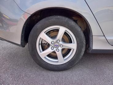 SPOTICAR Volvo S60 D3 150ch Kinetic Occasion - Berline Diesel Gris - Auray - 1203617216_4