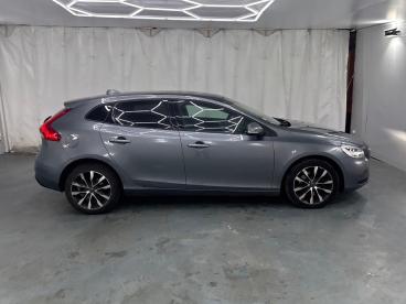 SPOTICAR Volvo V40 T2 122ch Signature Edition Geartronic Occasion - Break Essence Gris Osmium - Normanville - 1203853217_4