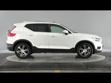 SPOTICAR Volvo Xc40 Xc 40 D4 Adblue Awd 190ch Inscription Luxe Geartronic 8 Occasion - Suv-4x4 Diesel Blanc Cristal - Clermont Ferrand - 1203718643_4