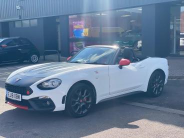 SPOTICAR Abarth 124 Spider 1.4 Multiair Auto Euro 6 2dr Used Car - Saloon Petrol White - Cheltenham - 1200583397_3