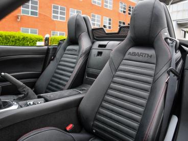 SPOTICAR Abarth 124 Spider 1.4 Multiair Euro 6 2dr Used Car - Saloon Petrol Red - Nuneaton - 1200594371_5