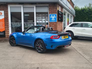 SPOTICAR Abarth 124 Spider 1.4 Multiair Euro 6 2dr Used Car - Saloon Petrol Blue - Warwick - 1200600141_2