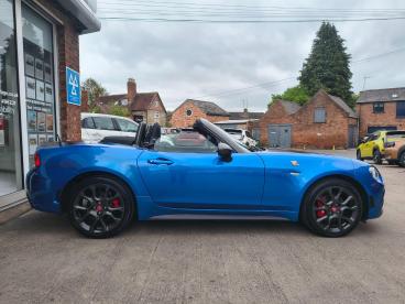 SPOTICAR Abarth 124 Spider 1.4 Multiair Euro 6 2dr Used Car - Saloon Petrol Blue - Warwick - 1200600141_3