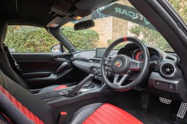 SPOTICAR Abarth 124 Spider 1.4 Multiair Auto Euro 6 2dr Used Car - Saloon Petrol Black - Nuneaton - 1200641802_3