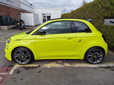 SPOTICAR Abarth 500e 500 E 42kwh Turismo Auto 2dr Used Car - Saloon Electric Green - Salisbury - 500576460_3